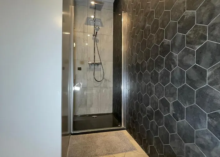 Azur - 12 Pietro - Azw Daire *