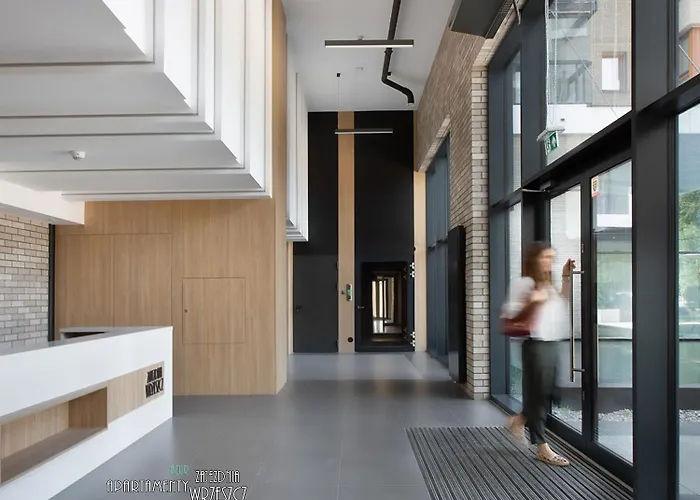 Azur - 12 Pietro - Azw Daire *